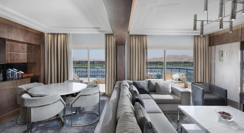 ルクソール Steigenberger Nile Palace 5つ星 ホテル プール