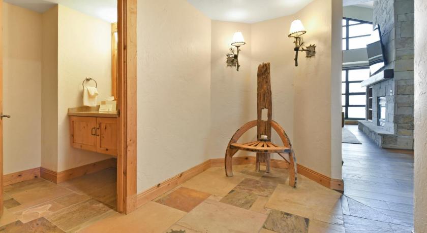 The Grand Summit Lodge By Canyons Resort photo