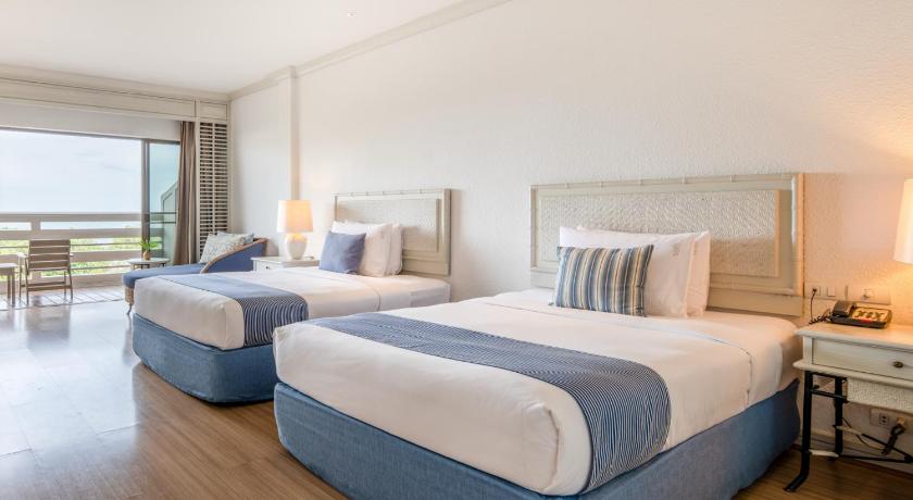Image of Deluxe Sea View King Room 6