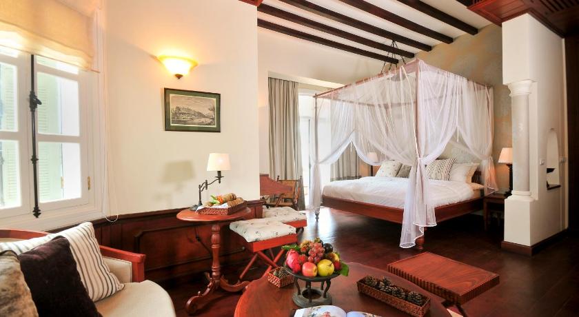 Image of Deluxe King Suite 6