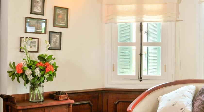 Image of Deluxe King Suite 16