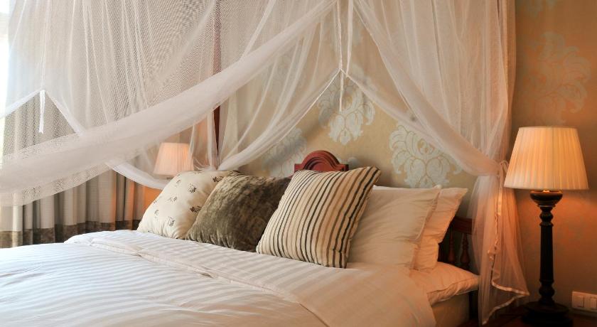 Image of Deluxe King Suite 12
