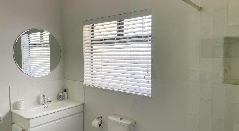 9 Windsor House photo