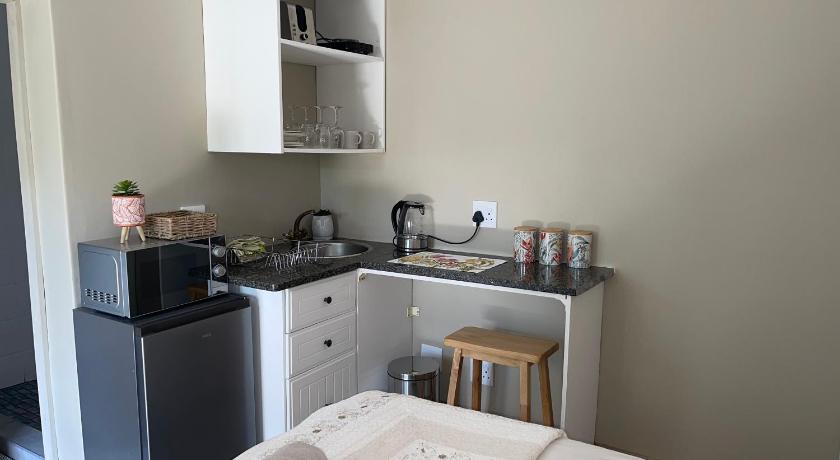 Guest house on Gillian Unit 5 photo