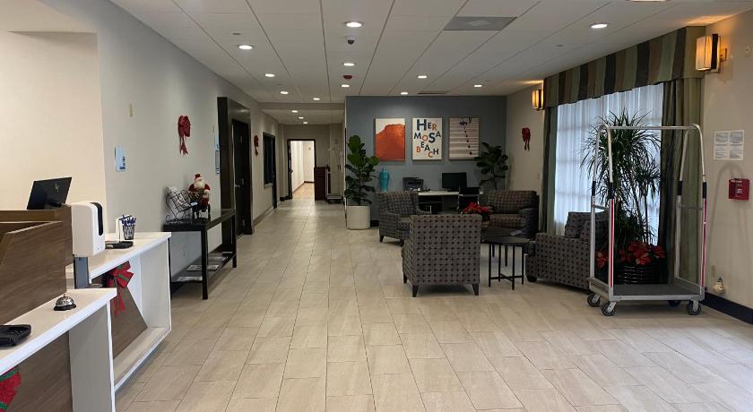 Holiday Inn Express Hotel & Suites Hermosa Beach photo
