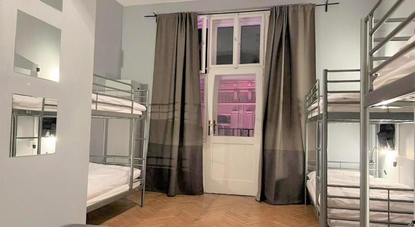 GLOBE Hostel Prague ADULTS ONLY photo