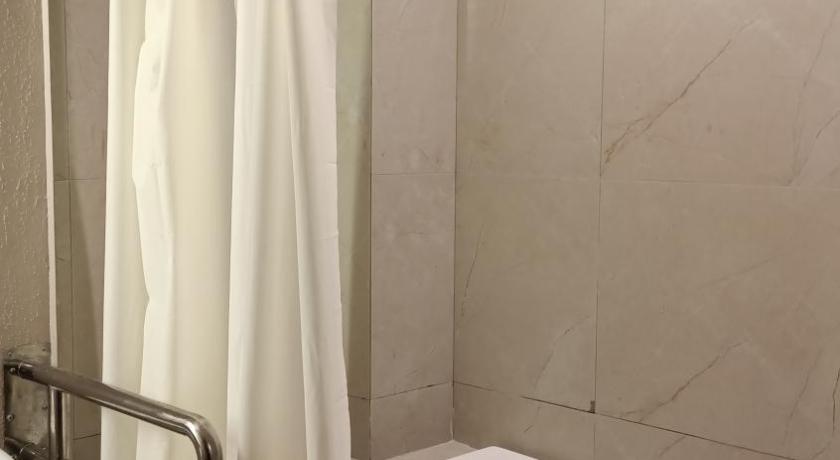 セブ Grand Emilia Hotel  3つ星 ホテル 眺望