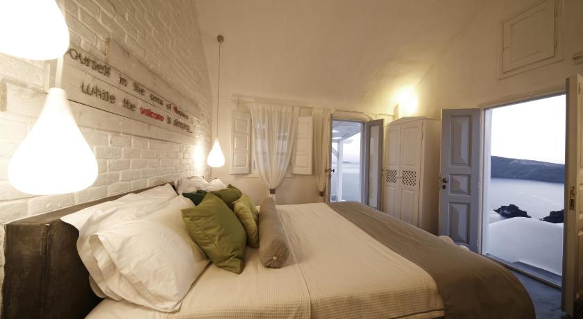 Armeni Village Rooms & Suites