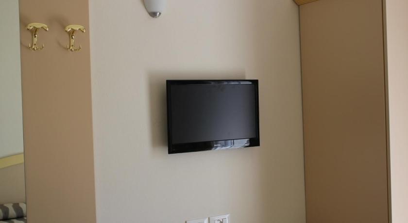 Image of Quadruple Room with Balcony 3
