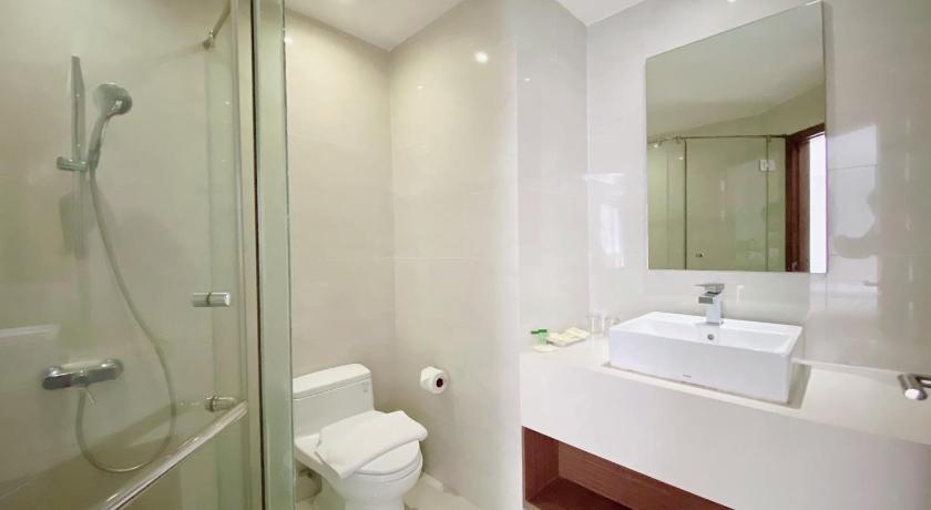 Bathroom, The Luxe Hotel in Ho Chi Minh City