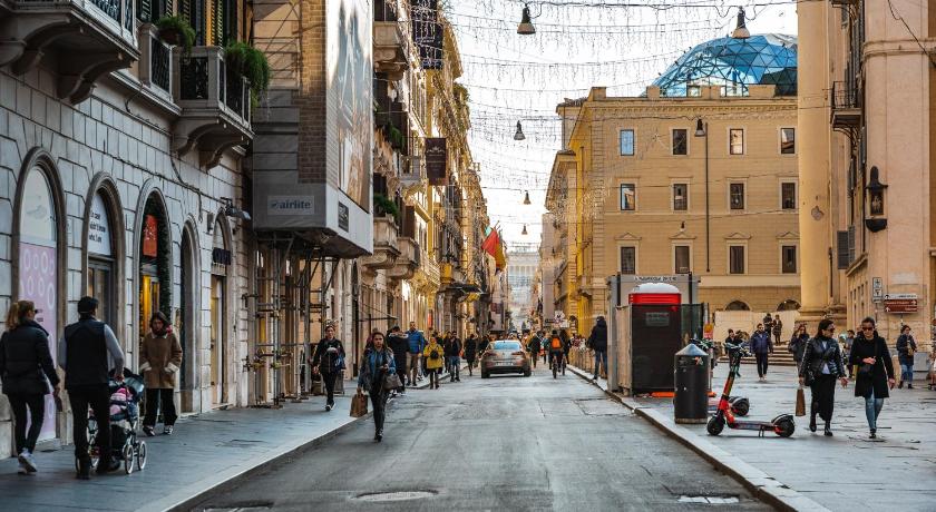 로마 EBL LUXURY HOME 4성급 호텔 수영장