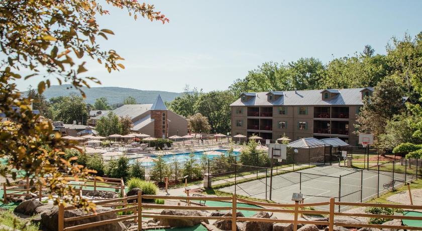 Holiday Inn Club Vacations Oak N' Spruce Resort in Lee (MA) - See 2023  Prices