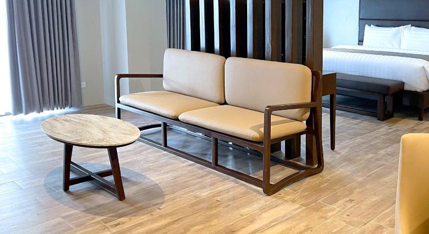 Image of Executive Suite 6