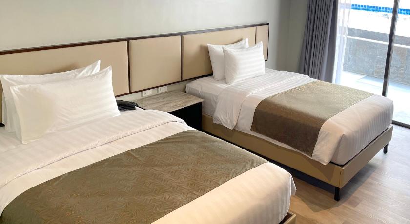 Image of Deluxe Pool Access Room 5