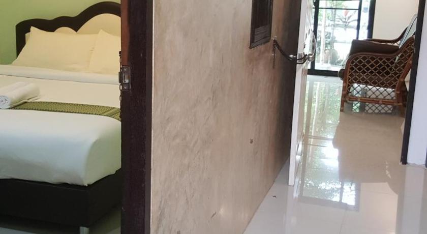 Raina-Suanpa Lung Sood Farmstay — Hotel in Suphan Buri