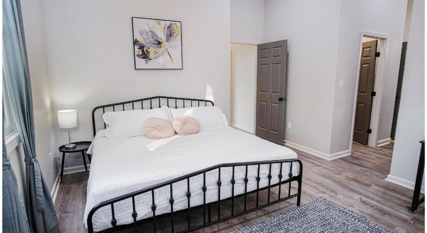 サンアントニオ Magnificent 4BR Near Famous Riverwalk and Downtown 3つ星 宿泊施設 プール