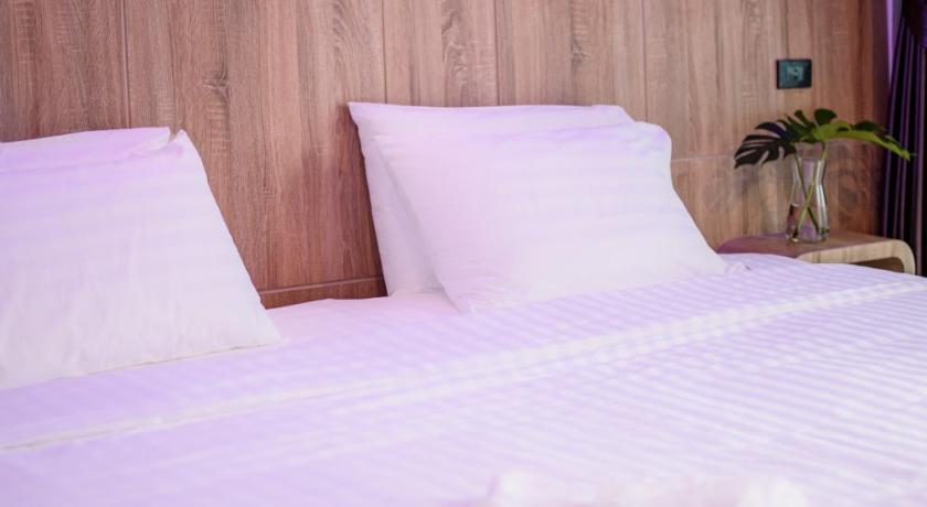 Image of Superior King Room 7