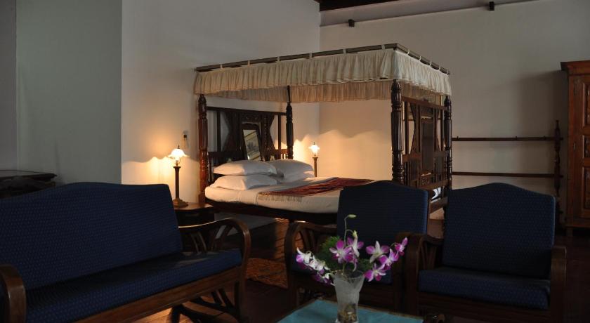 Image of Classic Suite 4