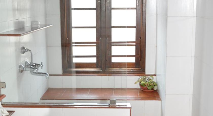 Image of Classic Suite 12