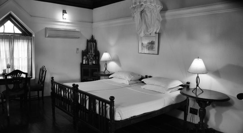 Image of Deluxe Room 12