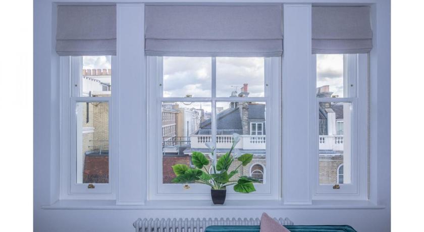 Royal Kensington in Cromwell Road photo