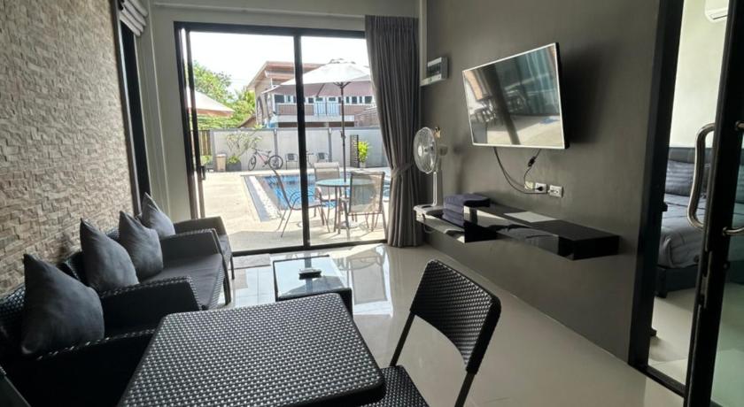 BAAN FRAN SIM DA – Bang Tao Bay, WY