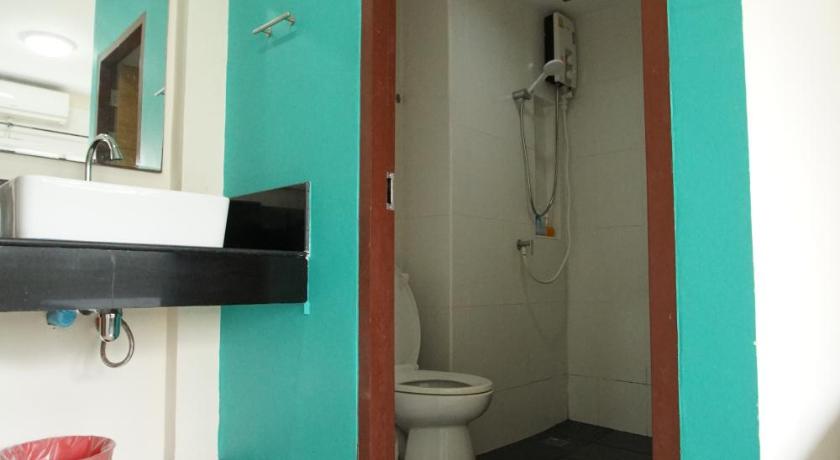 Bedbox Guesthouse & Hostel photo