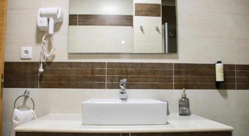 コンポルタ Sao Pedro Country House 4つ星 ゲストハウス レストラン