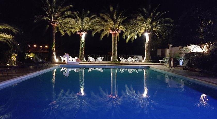 Camping Arutoli — Hotel in Porto-Vecchio