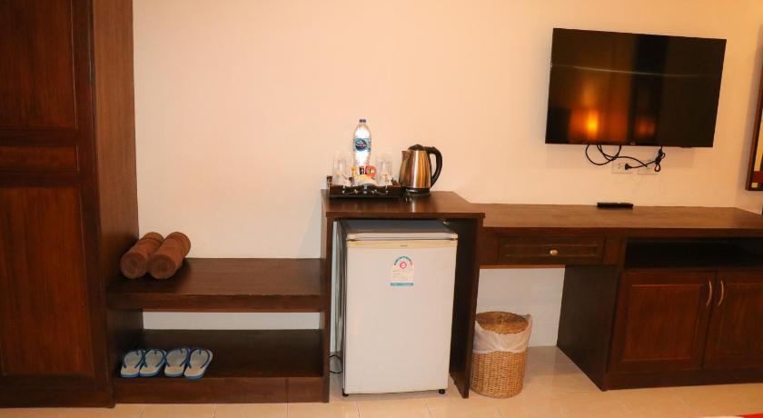 Image of Deluxe Poolside Villa 16