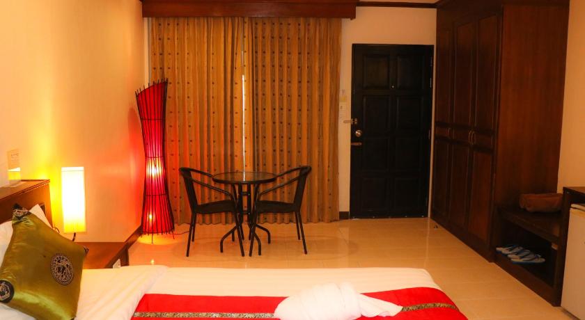 Image of Deluxe Poolside Villa 13