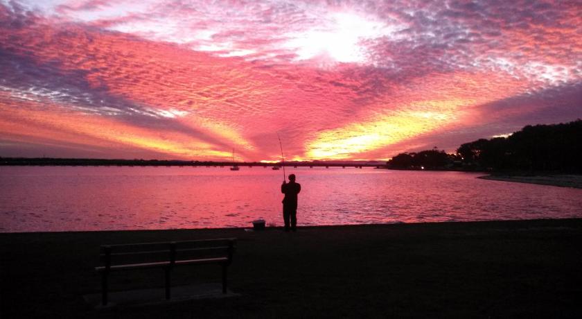 Keith's on Pumicestone, 1 of the 4 most popular units on Bribie photo