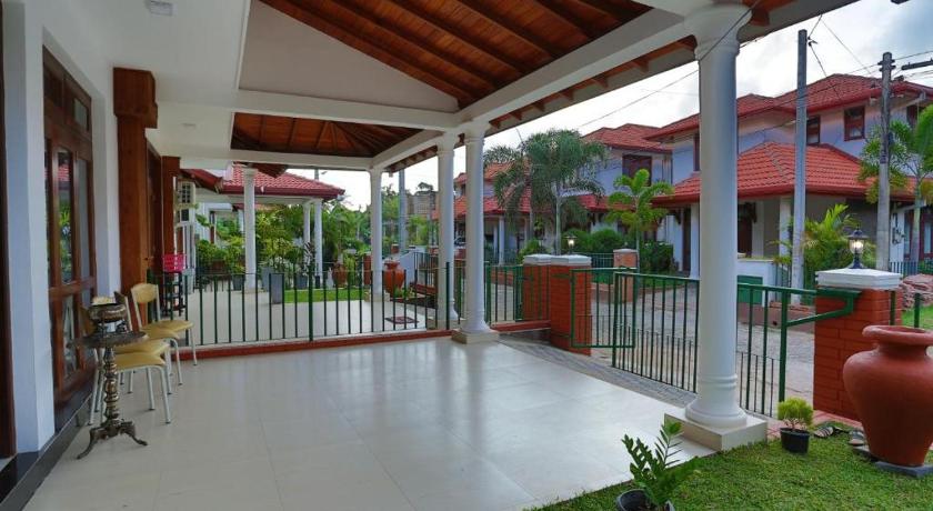 Villa Agoura Grand Negombo photo