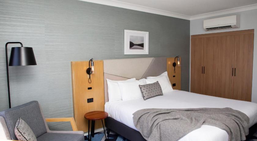 The Esplanade Motel photo