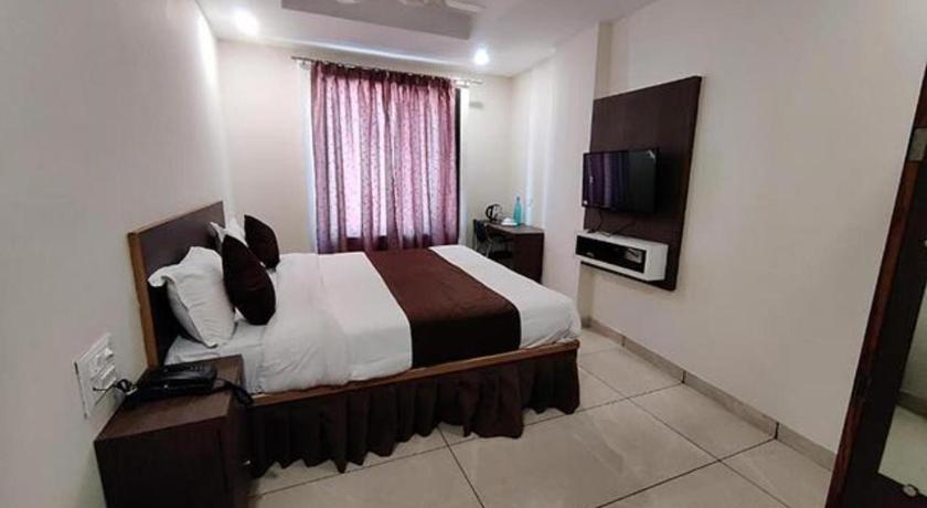 Hotel Golden Rays - image 2