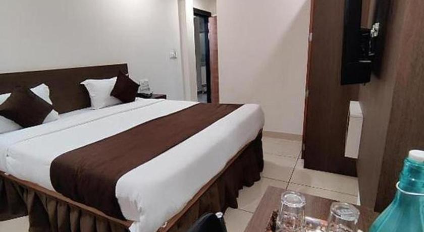 Hotel Golden Rays - image 15
