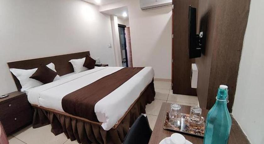 Hotel Golden Rays - image 11