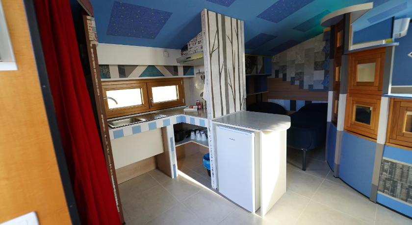 Image of Family Studio 14
