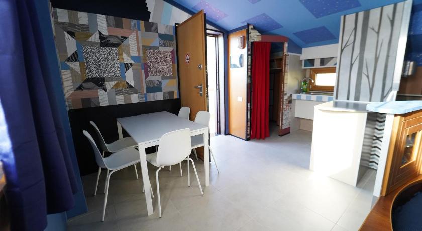 Image of Family Studio 6