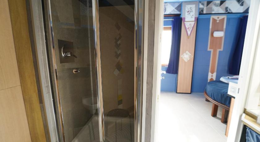 Image of Family Studio 17
