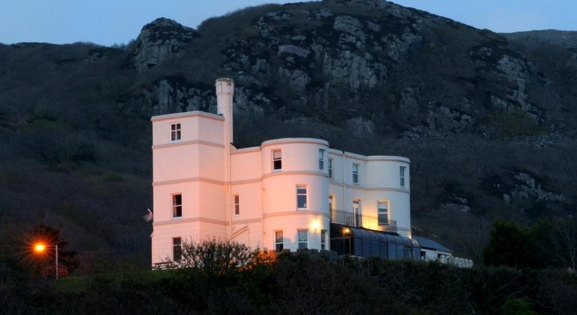 Tyr Graig Castle photo