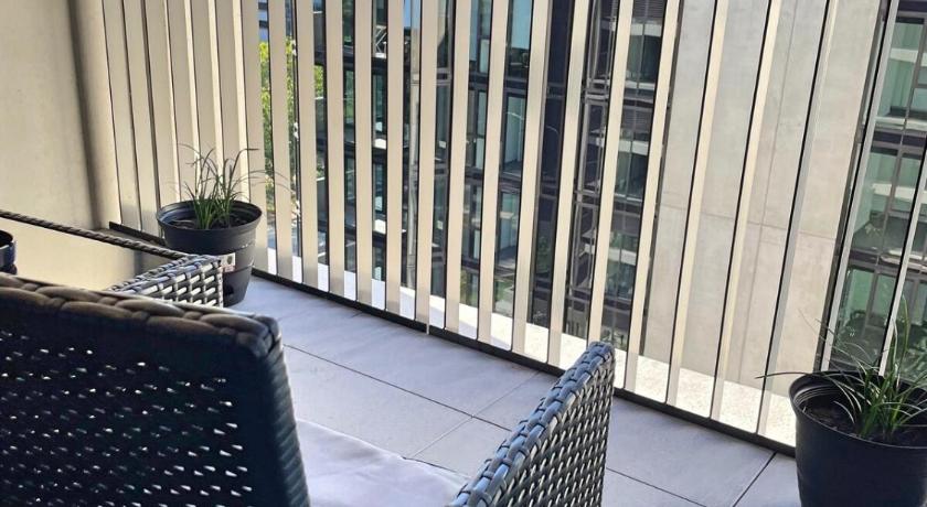 Splendid 2bd 1bth 1csp Apt - Superb CBD Location photo