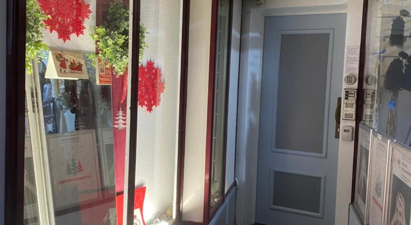 Retro Parisian Apartment - Spacious 75m2 and fully equipped - Fabulous location IN city center photo