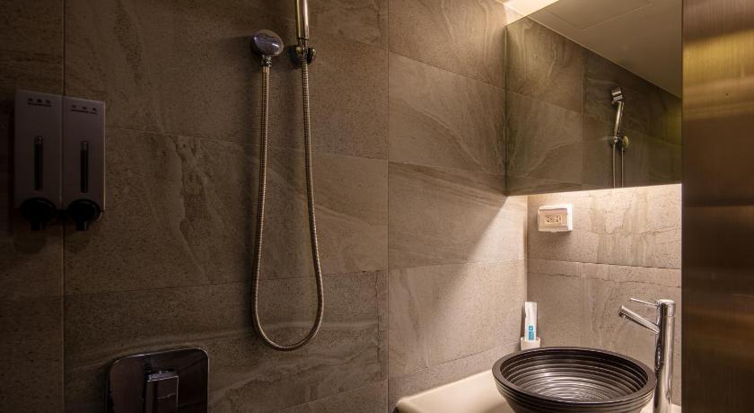 Egyszemélyes szoba, zuhanyzóval (ablak nélkül) (Single Bed with Shower (No window)) fotója 2