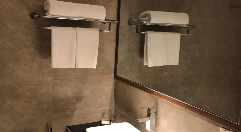 Image of Executive Suite 8
