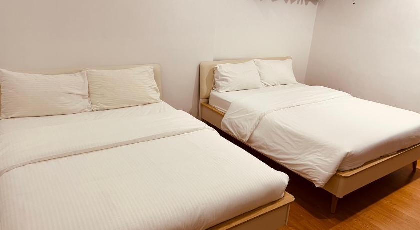 Image of Three-Bedroom Apartment 17