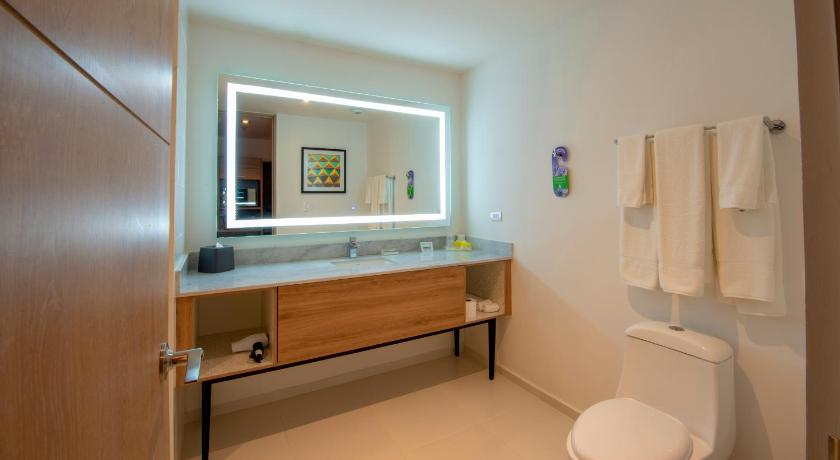 Holiday Inn Hotel And Suites Merida La Isla photo