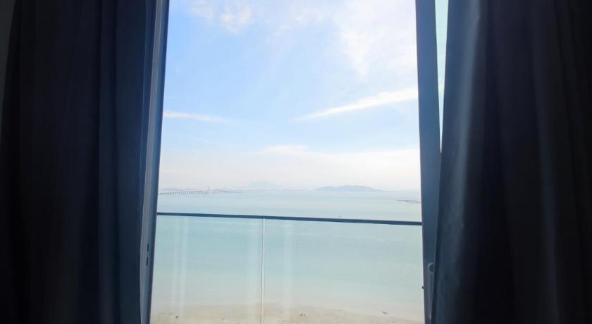 Infinite Seaview with Penang Bridge Suite with Sunrise up to 11 person photo