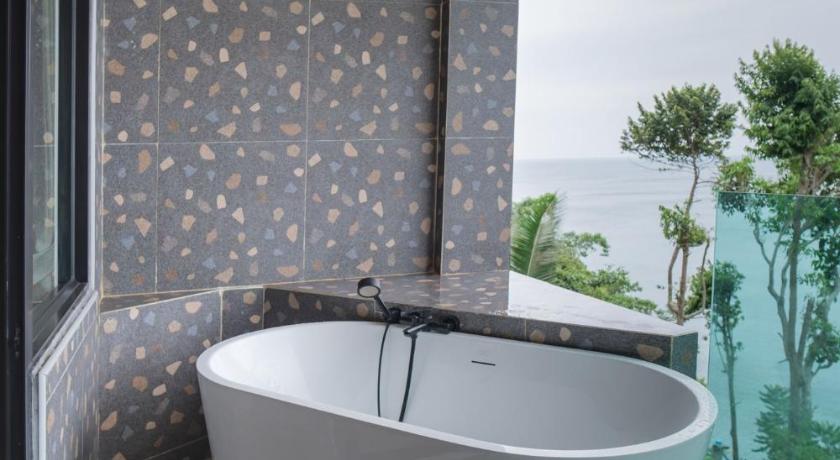 Cliff Lanta Suite - image 8