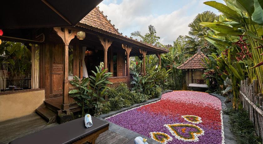 Kawan Antique Ubud Villa